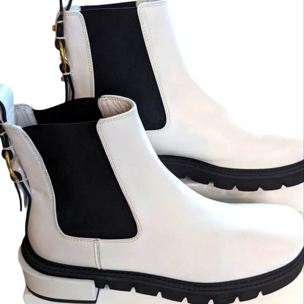 Frame Denim Le London White Chelsea Boots..Size 10-10.5